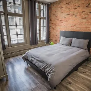 Hostel Le 402